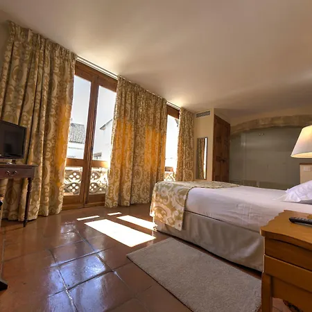 Hotel Puerta De La Luna Baeza